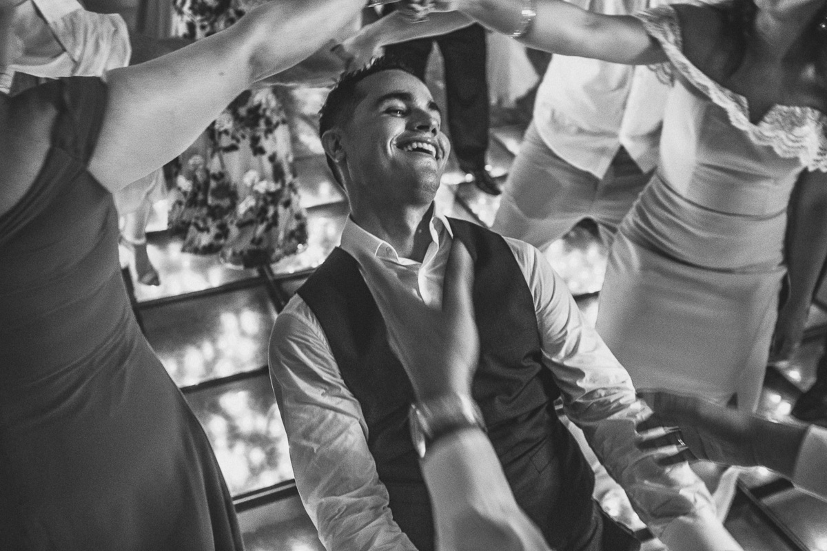 making-of-noiva-dia da noiva-vestido-maquiadora-make-beatifull-love-wedding-pride-married-noivo-casamento-hibisco-buffet-diurno