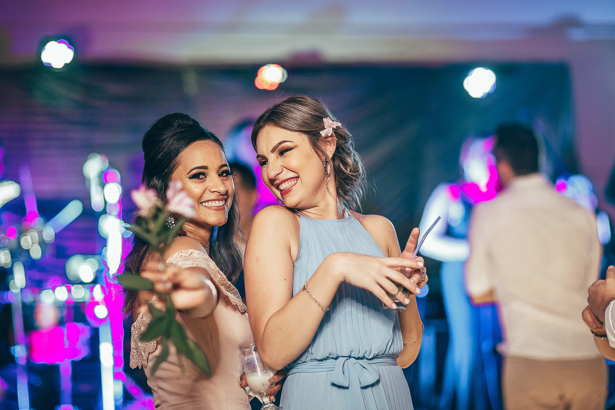 making-of-noiva-dia da noiva-vestido-maquiadora-make-beatifull-love-wedding-pride-married-noivo-casamento-hibisco-buffet-diurno