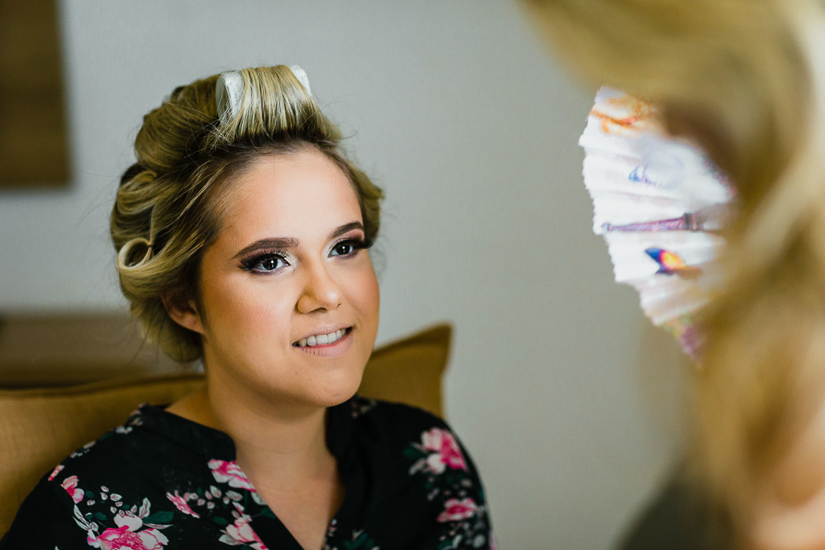 wedding-casamento-beach-beberibe-morro-branco-summer-making of-noiva-noivo-vestido-maquiadora-make-lover-casados-igreja-capela