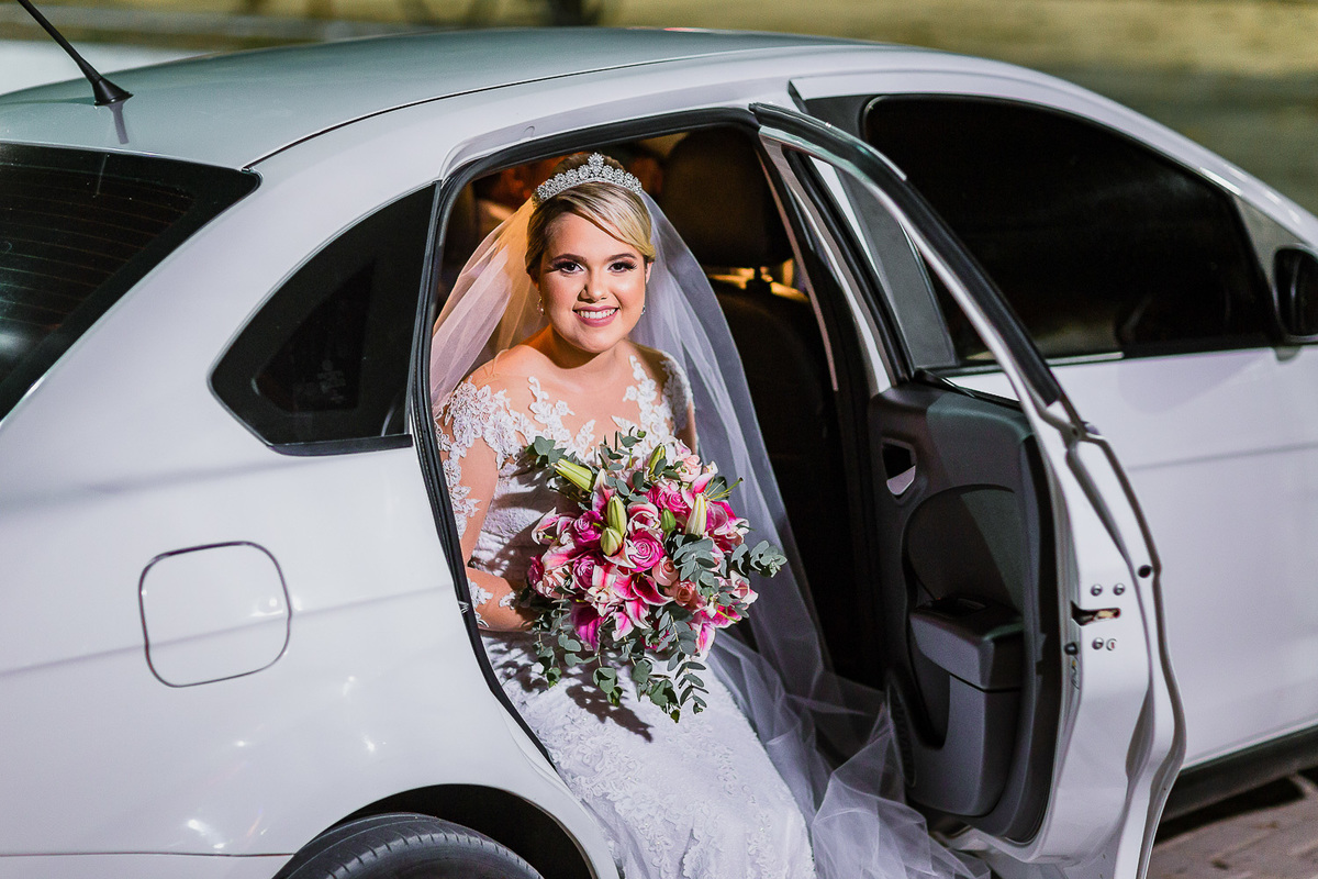 wedding-casamento-beach-beberibe-morro-branco-summer-making of-noiva-noivo-vestido-maquiadora-make-lover-casados-igreja-capela