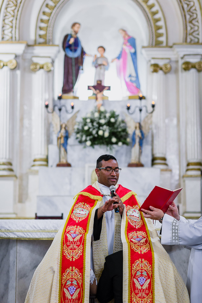 wedding-casamento-beach-beberibe-morro-branco-summer-making of-noiva-noivo-vestido-maquiadora-make-lover-casados-igreja-capela