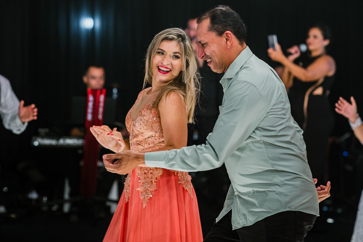 wedding-casamento-beach-beberibe-morro-branco-summer-making of-noiva-noivo-vestido-maquiadora-make-lover-casados-igreja-capela