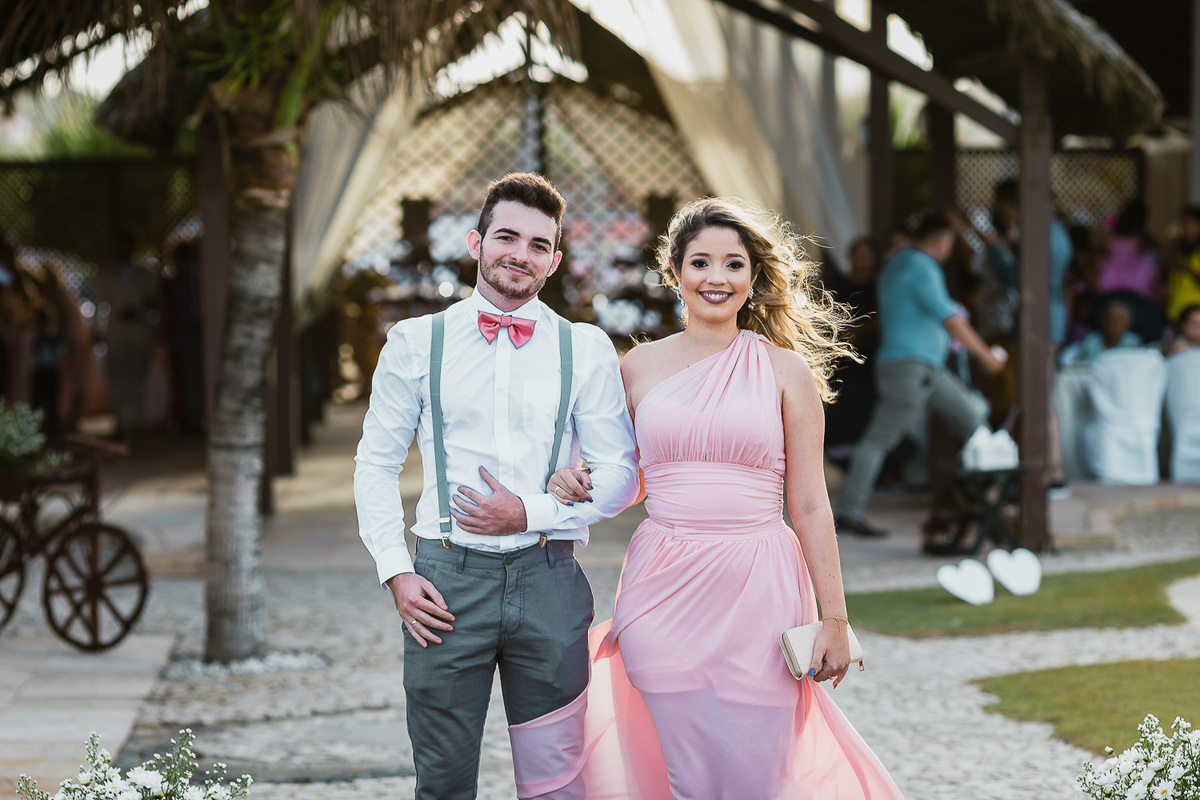 casamento-wedding-beach-summer-diurno-praia-por do sol-evangélico-cerimônia na praia-vestido da noiva-noiva-choro-emoção-decoração-fotografo de casamento-ceará-sãop paulo