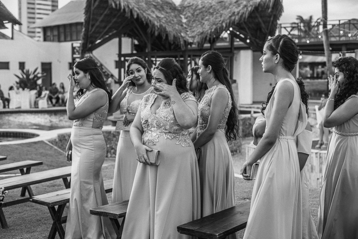 casamento-wedding-beach-summer-diurno-praia-por do sol-evangélico-cerimônia na praia-vestido da noiva-noiva-choro-emoção-decoração-fotografo de casamento-ceará-sãop paulo