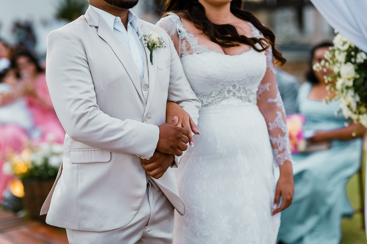 casamento-wedding-beach-summer-diurno-praia-por do sol-evangélico-cerimônia na praia-vestido da noiva-noiva-choro-emoção-decoração-fotografo de casamento-ceará-sãop paulo