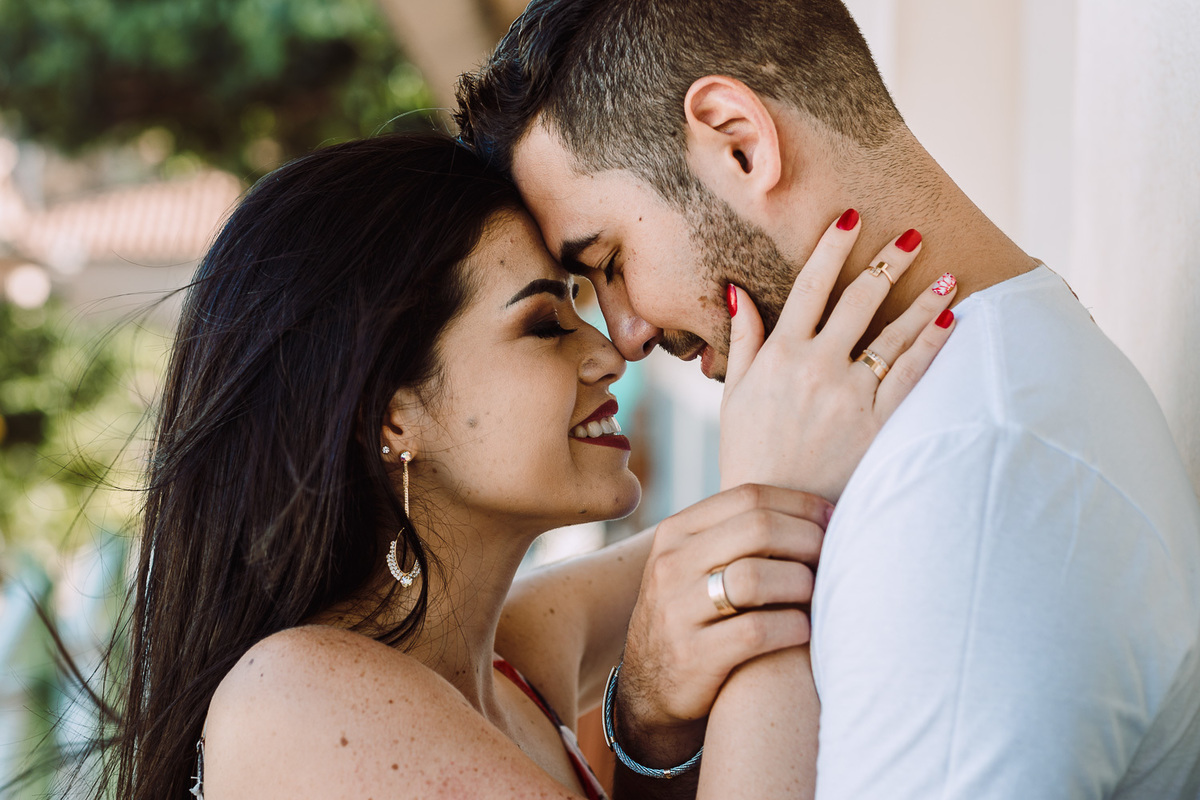 ensaio-pré wedding-wedding-fotos-casal-beach-summer-por do sol-fotografia-praia-morro branco-beberibe-casamento-noivos-sorrir-noiva-cores-porto velho-Rondonia