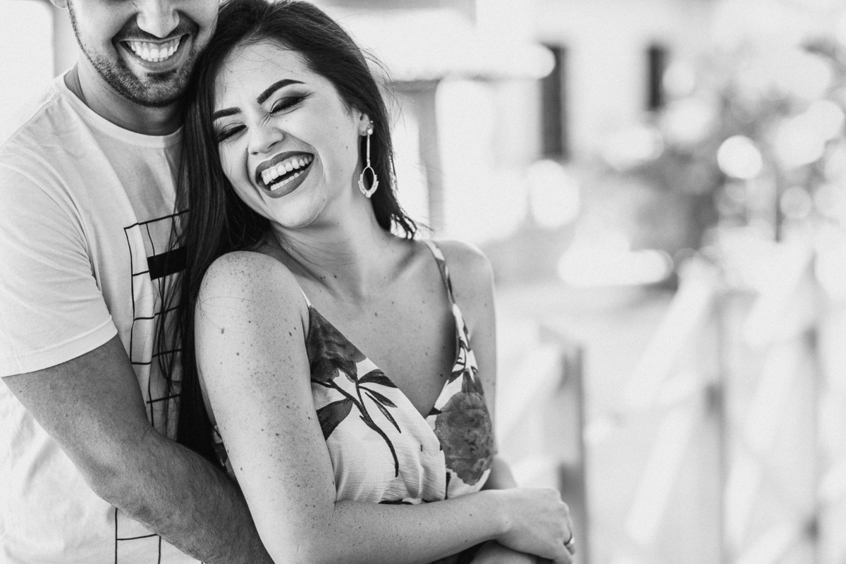 ensaio-pré wedding-wedding-fotos-casal-beach-summer-por do sol-fotografia-praia-morro branco-beberibe-casamento-noivos-sorrir-noiva-cores-porto velho-Rondonia