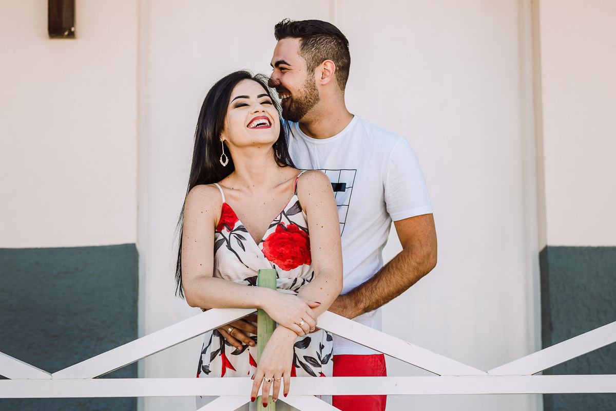 ensaio-pré wedding-wedding-fotos-casal-beach-summer-por do sol-fotografia-praia-morro branco-beberibe-casamento-noivos-sorrir-noiva-cores-porto velho-Rondonia