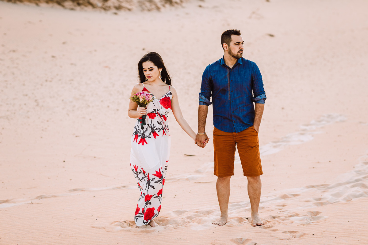 ensaio-pré wedding-wedding-fotos-casal-beach-summer-por do sol-fotografia-praia-morro branco-beberibe-casamento-noivos-sorrir-noiva-cores-porto velho-Rondonia
