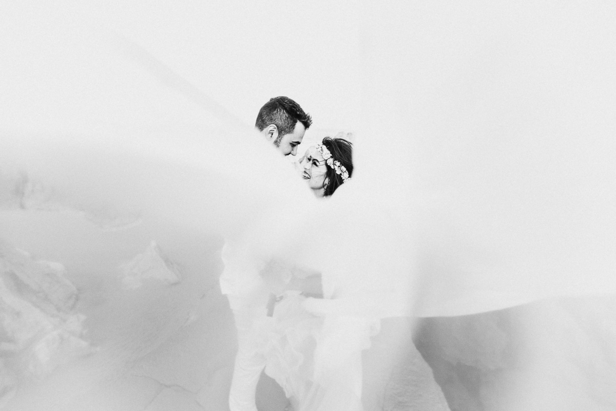 ensaio-pré wedding-wedding-fotos-casal-beach-summer-por do sol-fotografia-praia-morro branco-beberibe-casamento-noivos-sorrir-noiva-cores-porto velho-Rondonia