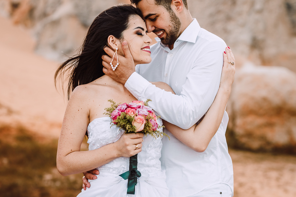 ensaio-pré wedding-wedding-fotos-casal-beach-summer-por do sol-fotografia-praia-morro branco-beberibe-casamento-noivos-sorrir-noiva-cores-porto velho-Rondonia