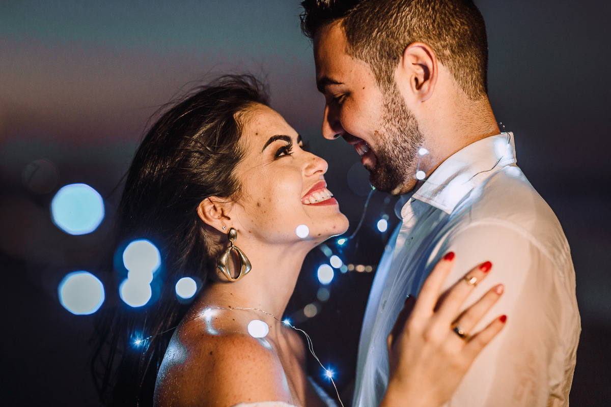 ensaio-pré wedding-wedding-fotos-casal-beach-summer-por do sol-fotografia-praia-morro branco-beberibe-casamento-noivos-sorrir-noiva-cores-porto velho-Rondonia