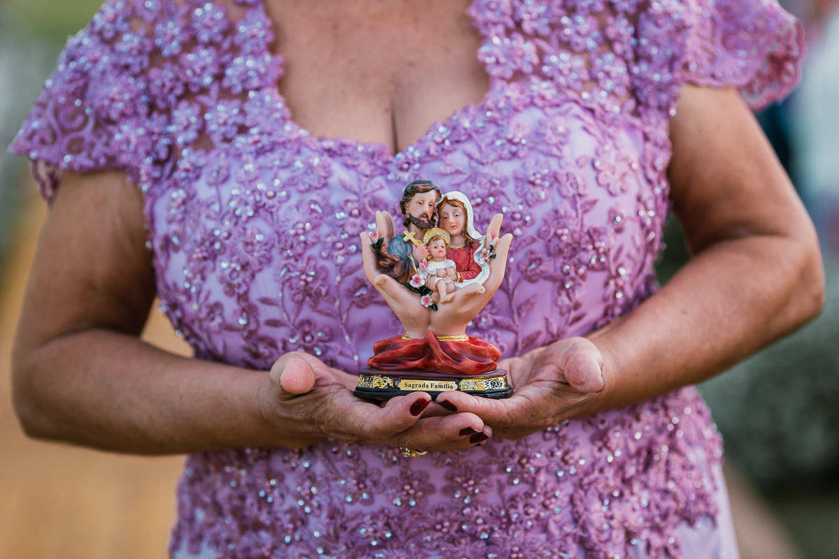 noiva-linda-feliz-casamento-makin of-maquiagem-make-vestido-salão-wedding-casamento-pride-buffet-eusébio-noivos-fotografo de casamento-fotografia-celebração-bolo