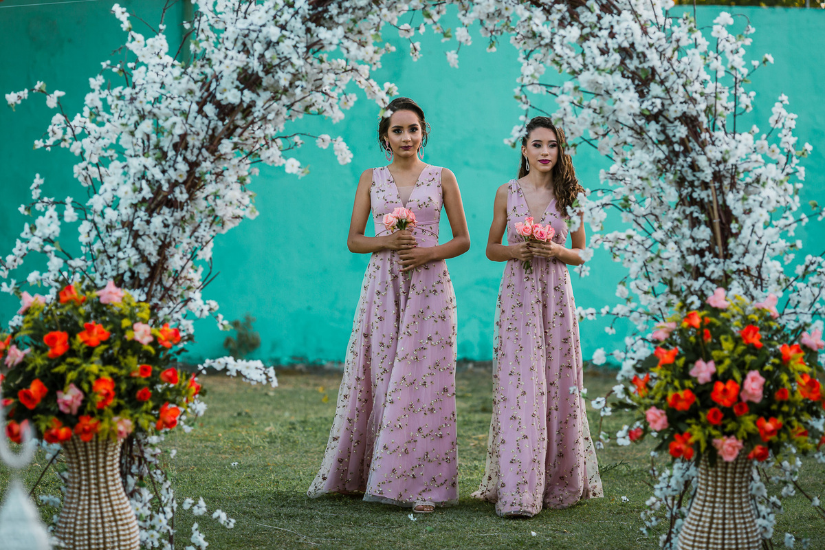 noiva-linda-feliz-casamento-makin of-maquiagem-make-vestido-salão-wedding-casamento-pride-buffet-eusébio-noivos-fotografo de casamento-fotografia-celebração-bolo