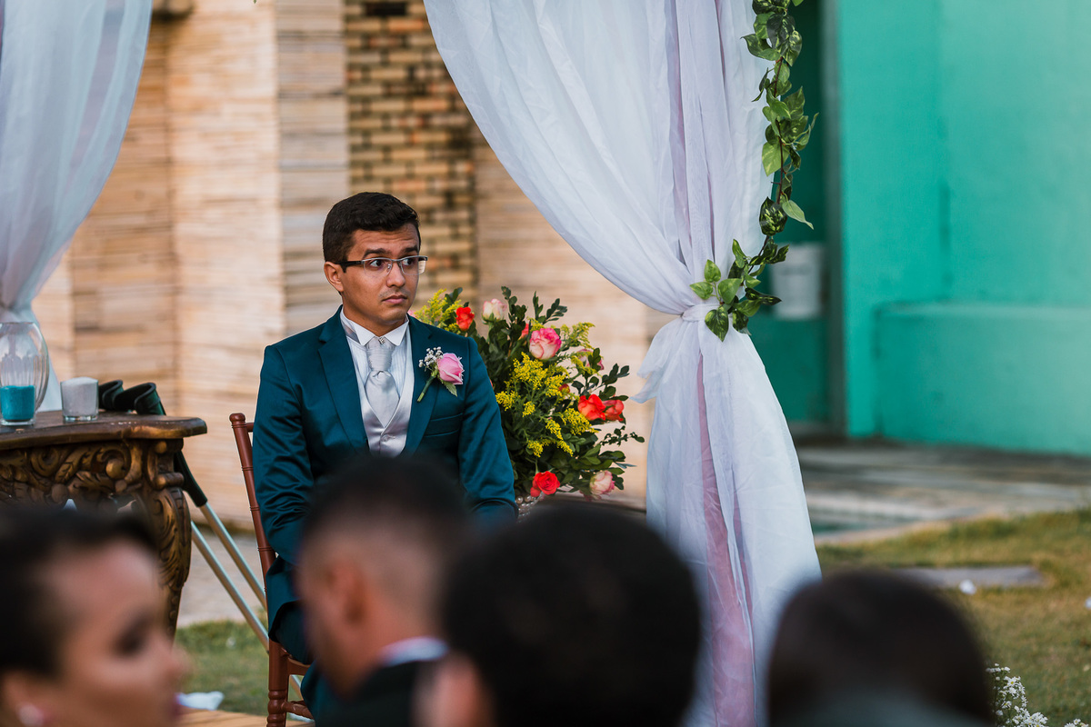 noiva-linda-feliz-casamento-makin of-maquiagem-make-vestido-salão-wedding-casamento-pride-buffet-eusébio-noivos-fotografo de casamento-fotografia-celebração-bolo