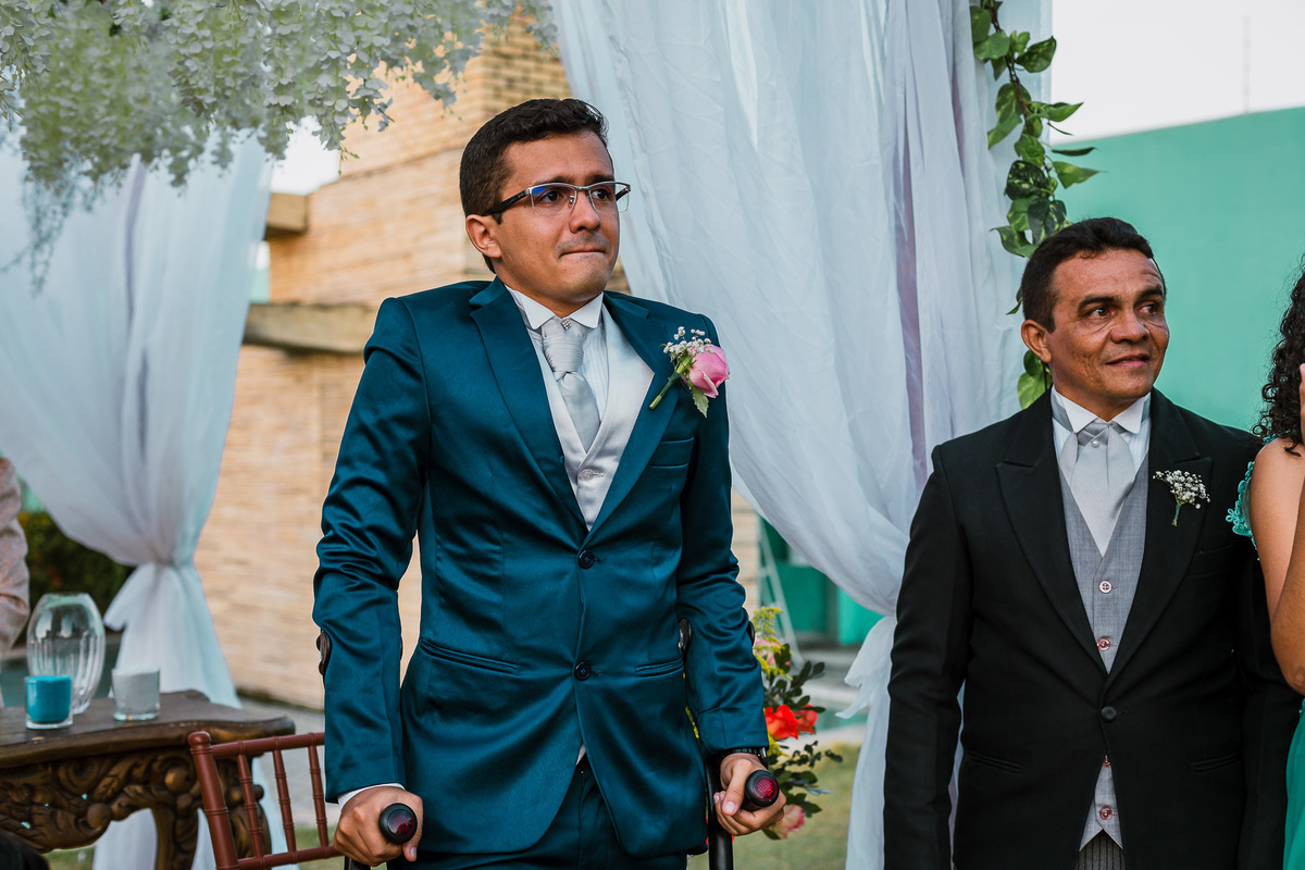 noiva-linda-feliz-casamento-makin of-maquiagem-make-vestido-salão-wedding-casamento-pride-buffet-eusébio-noivos-fotografo de casamento-fotografia-celebração-bolo