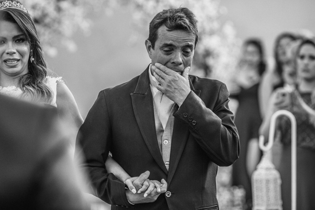 noiva-linda-feliz-casamento-makin of-maquiagem-make-vestido-salão-wedding-casamento-pride-buffet-eusébio-noivos-fotografo de casamento-fotografia-celebração-bolo