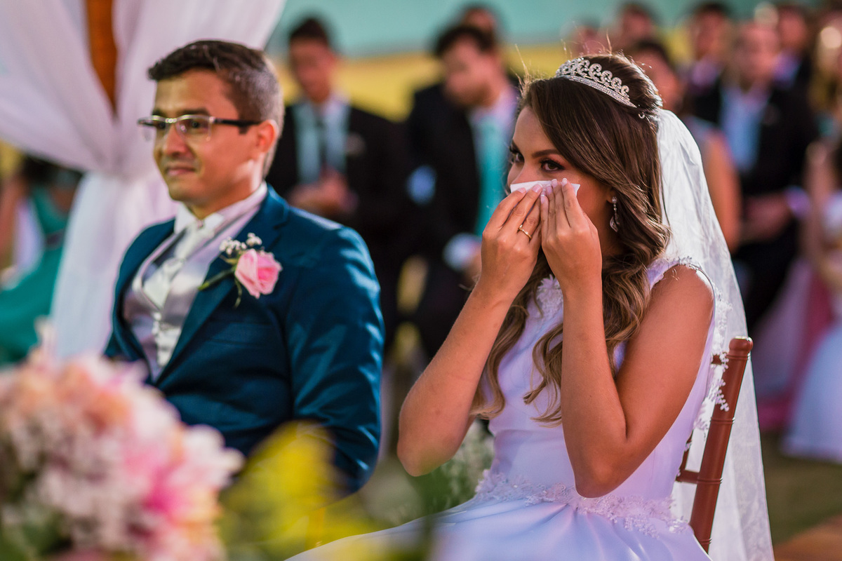 noiva-linda-feliz-casamento-makin of-maquiagem-make-vestido-salão-wedding-casamento-pride-buffet-eusébio-noivos-fotografo de casamento-fotografia-celebração-bolo