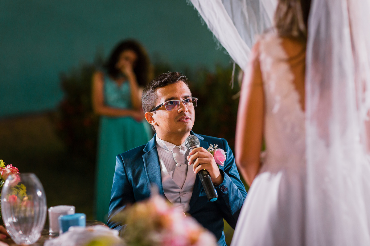 noiva-linda-feliz-casamento-makin of-maquiagem-make-vestido-salão-wedding-casamento-pride-buffet-eusébio-noivos-fotografo de casamento-fotografia-celebração-bolo