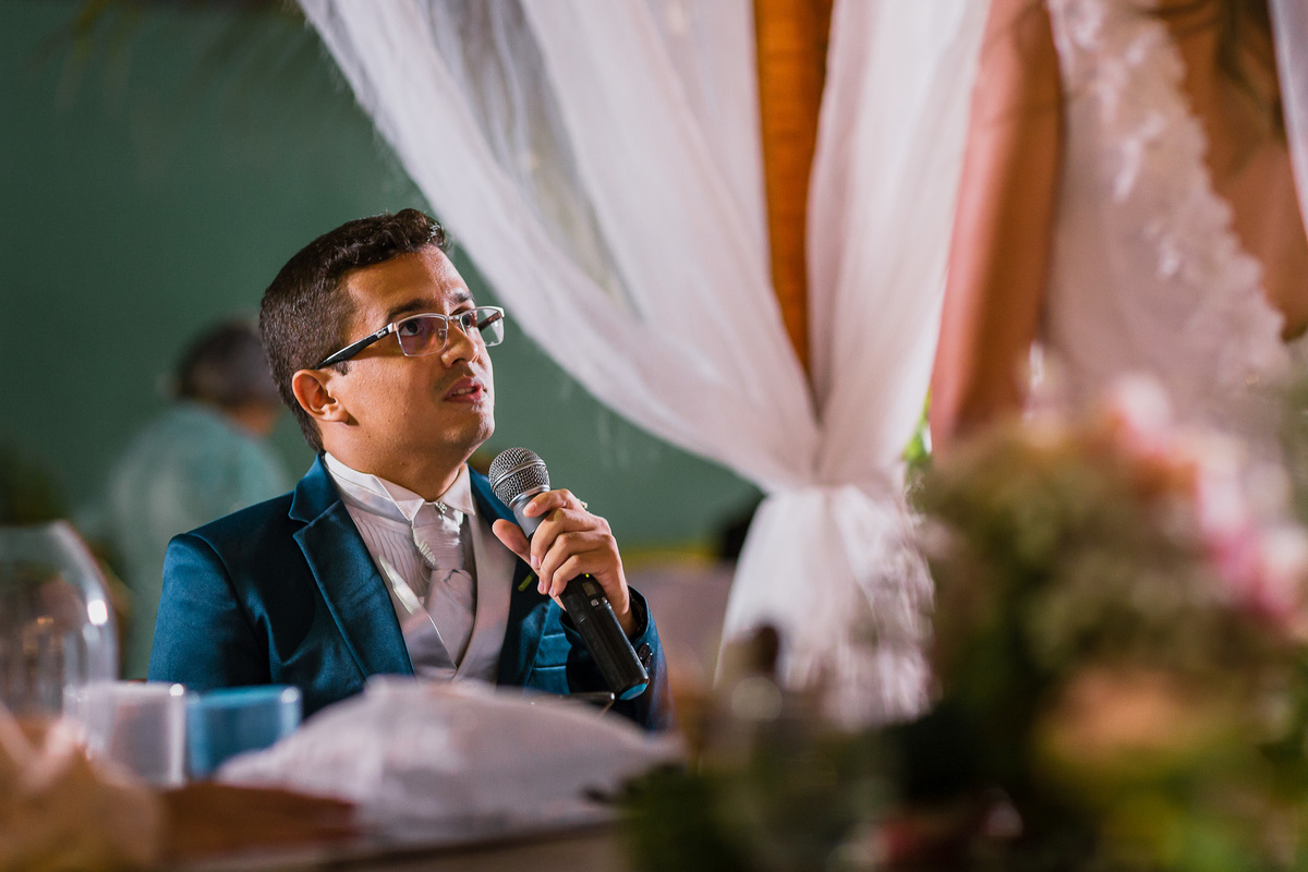 noiva-linda-feliz-casamento-makin of-maquiagem-make-vestido-salão-wedding-casamento-pride-buffet-eusébio-noivos-fotografo de casamento-fotografia-celebração-bolo