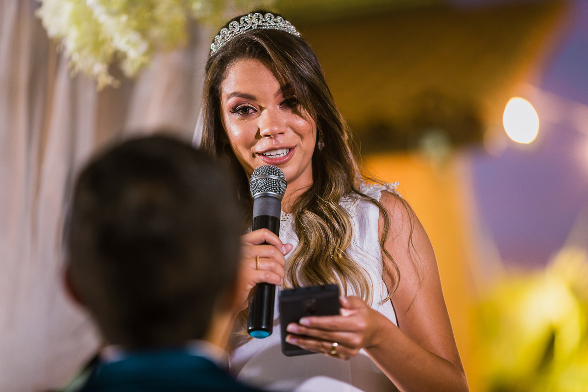 noiva-linda-feliz-casamento-makin of-maquiagem-make-vestido-salão-wedding-casamento-pride-buffet-eusébio-noivos-fotografo de casamento-fotografia-celebração-bolo