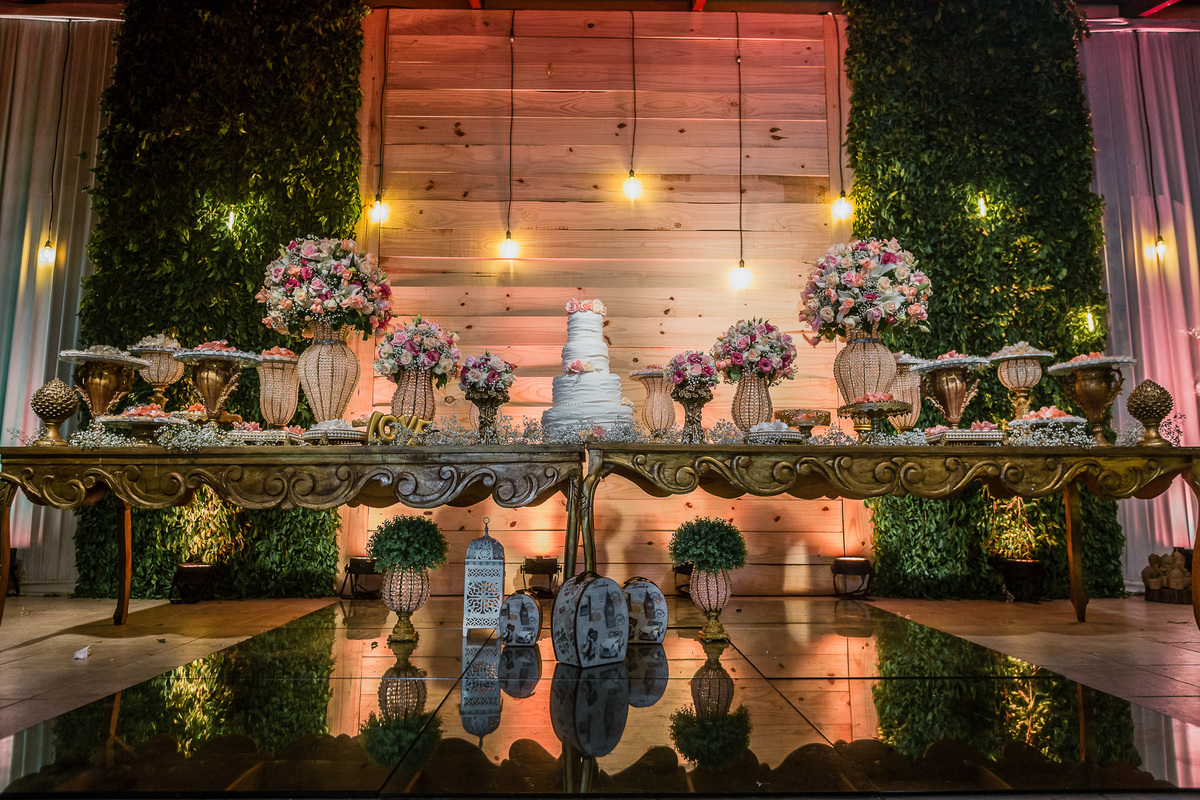 noiva-linda-feliz-casamento-makin of-maquiagem-make-vestido-salão-wedding-casamento-pride-buffet-eusébio-noivos-fotografo de casamento-fotografia-celebração-bolo