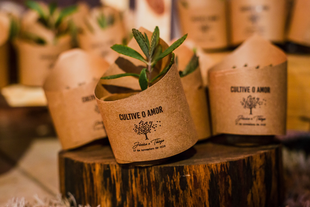 noiva-linda-feliz-casamento-makin of-maquiagem-make-vestido-salão-wedding-casamento-pride-buffet-eusébio-noivos-fotografo de casamento-fotografia-celebração-bolo