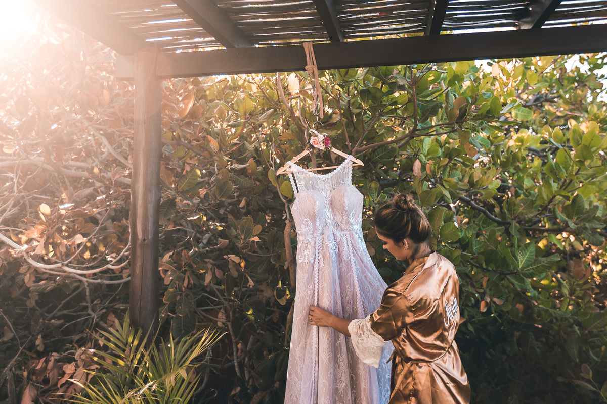 wedding-casamento-praia-beach-summer-lover-praia icapui-peroba-makingof-noiva-noivos-madrinhas-padrinhos-por do sol-buque-vestido-emoção-fotografia-fotojornalismo