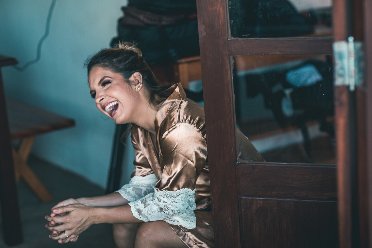 wedding-casamento-praia-beach-summer-lover-praia icapui-peroba-makingof-noiva-noivos-madrinhas-padrinhos-por do sol-buque-vestido-emoção-fotografia-fotojornalismo