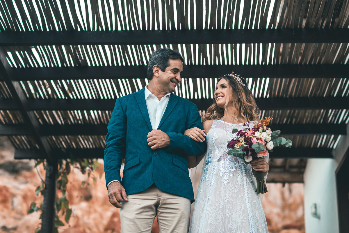 wedding-casamento-praia-beach-summer-lover-praia icapui-peroba-makingof-noiva-noivos-madrinhas-padrinhos-por do sol-buque-vestido-emoção-fotografia-fotojornalismo
