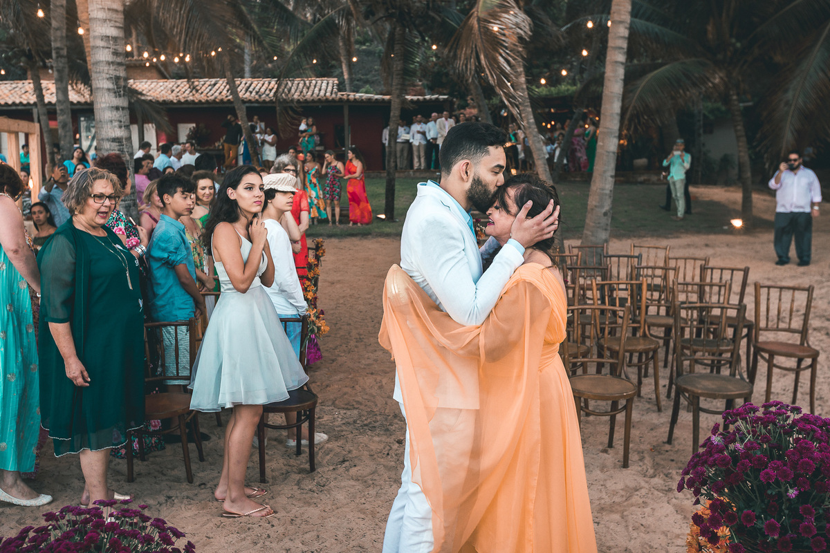 wedding-casamento-praia-beach-summer-lover-praia icapui-peroba-makingof-noiva-noivos-madrinhas-padrinhos-por do sol-buque-vestido-emoção-fotografia-fotojornalismo