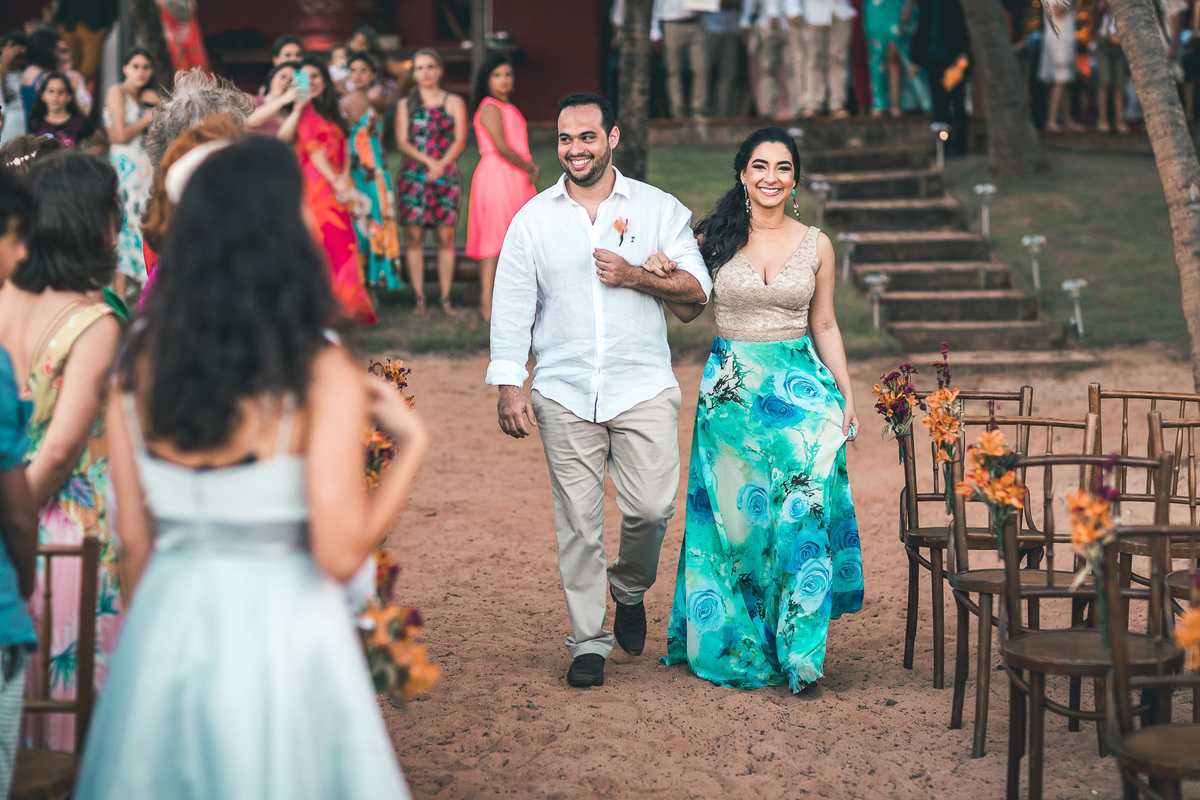 wedding-casamento-praia-beach-summer-lover-praia icapui-peroba-makingof-noiva-noivos-madrinhas-padrinhos-por do sol-buque-vestido-emoção-fotografia-fotojornalismo