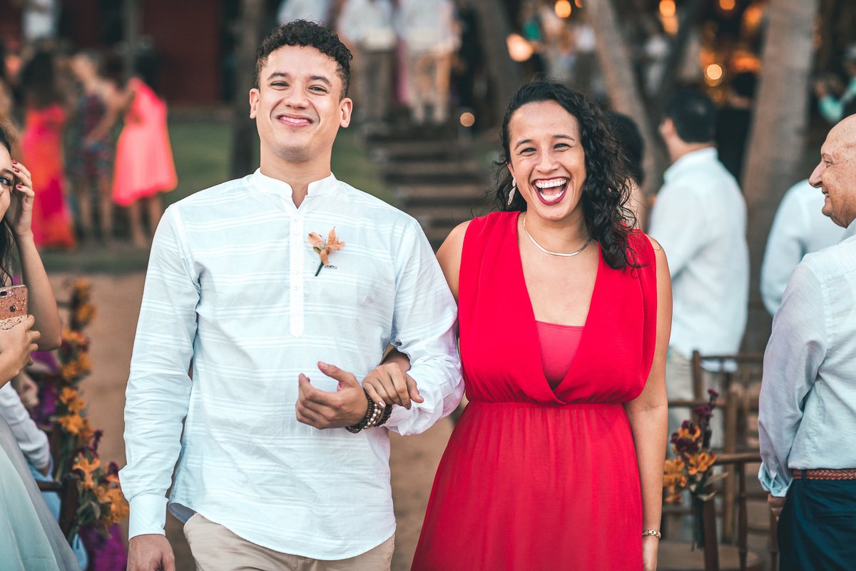 wedding-casamento-praia-beach-summer-lover-praia icapui-peroba-makingof-noiva-noivos-madrinhas-padrinhos-por do sol-buque-vestido-emoção-fotografia-fotojornalismo
