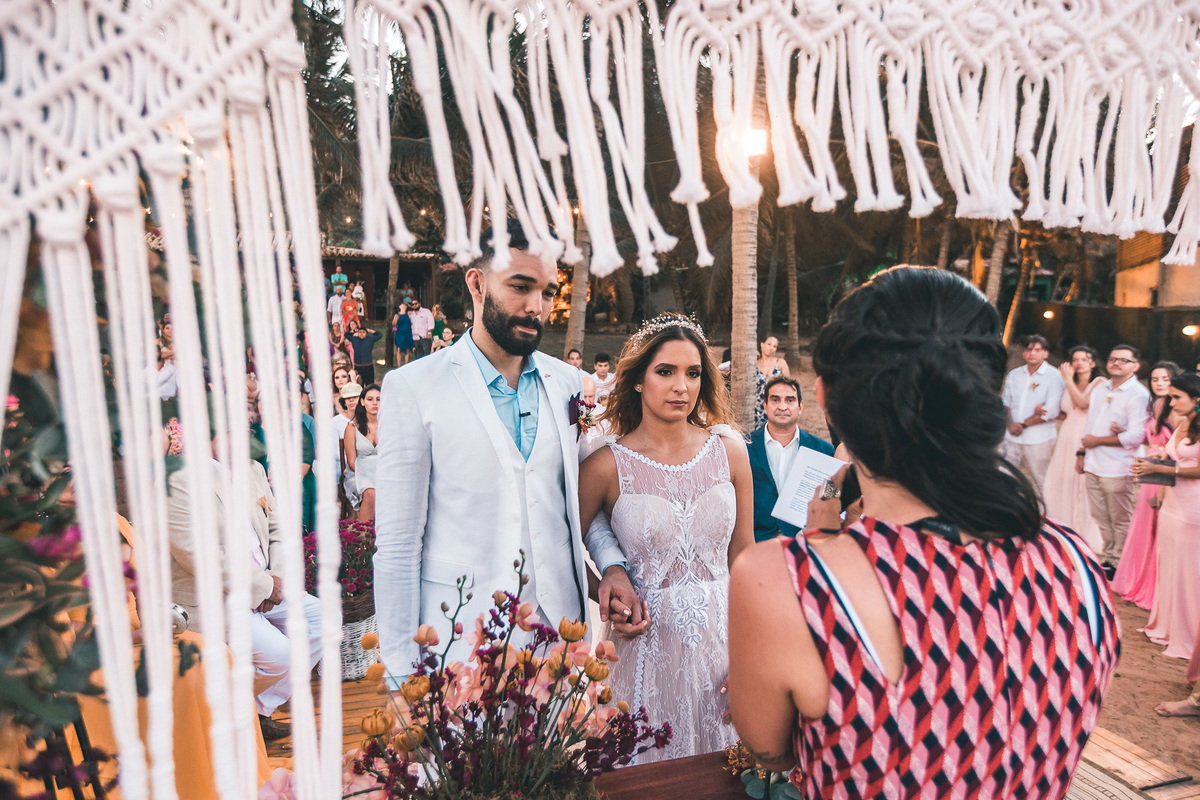 wedding-casamento-praia-beach-summer-lover-praia icapui-peroba-makingof-noiva-noivos-madrinhas-padrinhos-por do sol-buque-vestido-emoção-fotografia-fotojornalismo
