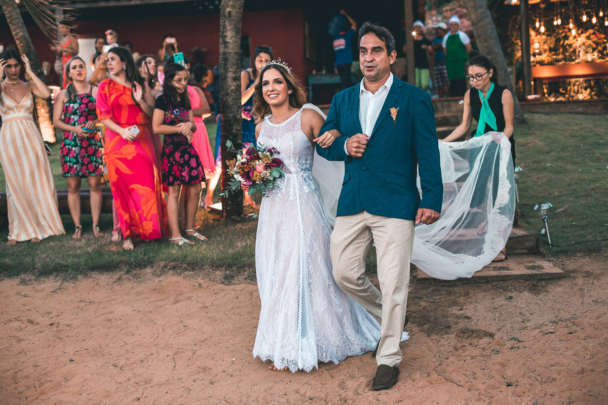wedding-casamento-praia-beach-summer-lover-praia icapui-peroba-makingof-noiva-noivos-madrinhas-padrinhos-por do sol-buque-vestido-emoção-fotografia-fotojornalismo