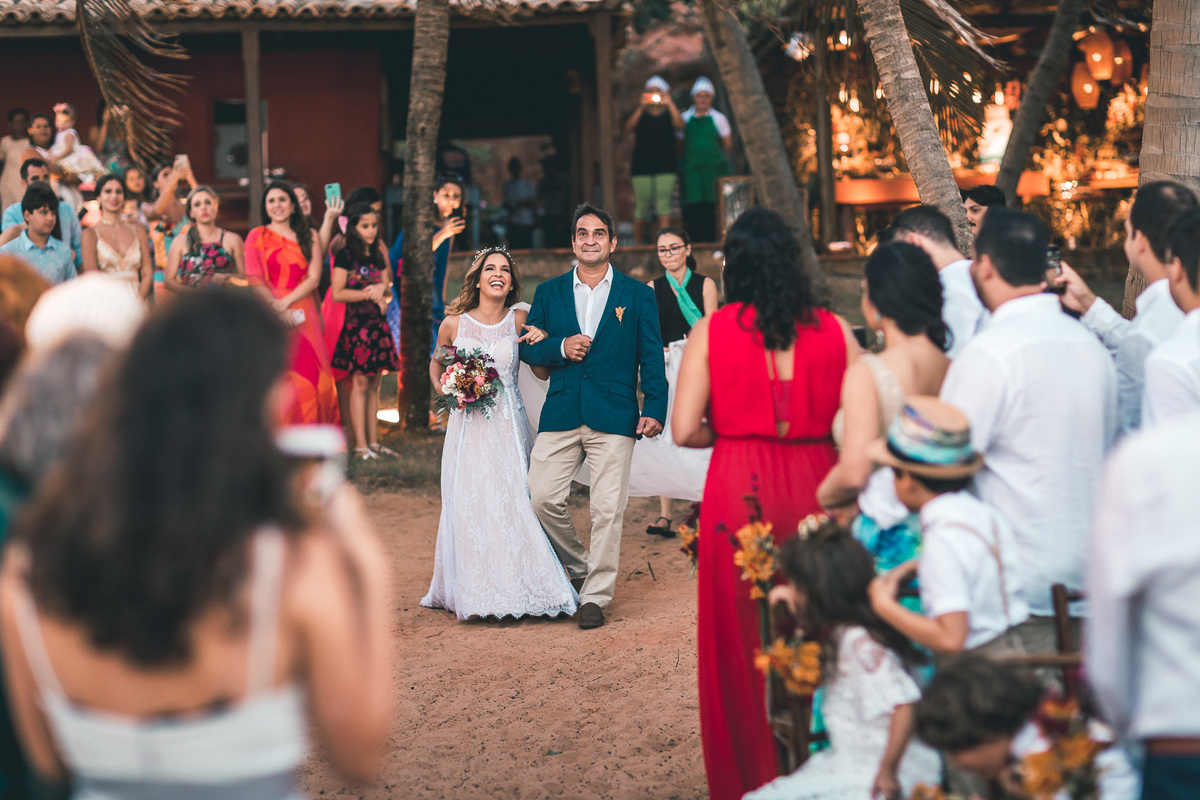 wedding-casamento-praia-beach-summer-lover-praia icapui-peroba-makingof-noiva-noivos-madrinhas-padrinhos-por do sol-buque-vestido-emoção-fotografia-fotojornalismo