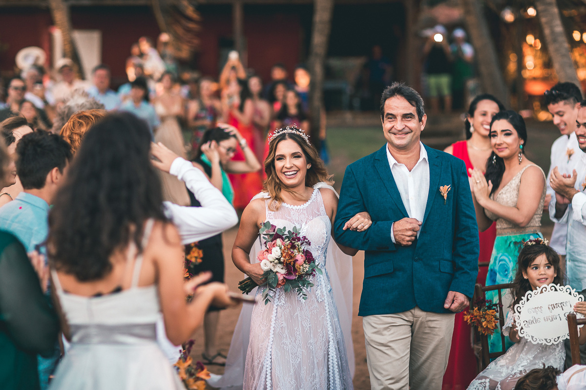 wedding-casamento-praia-beach-summer-lover-praia icapui-peroba-makingof-noiva-noivos-madrinhas-padrinhos-por do sol-buque-vestido-emoção-fotografia-fotojornalismo