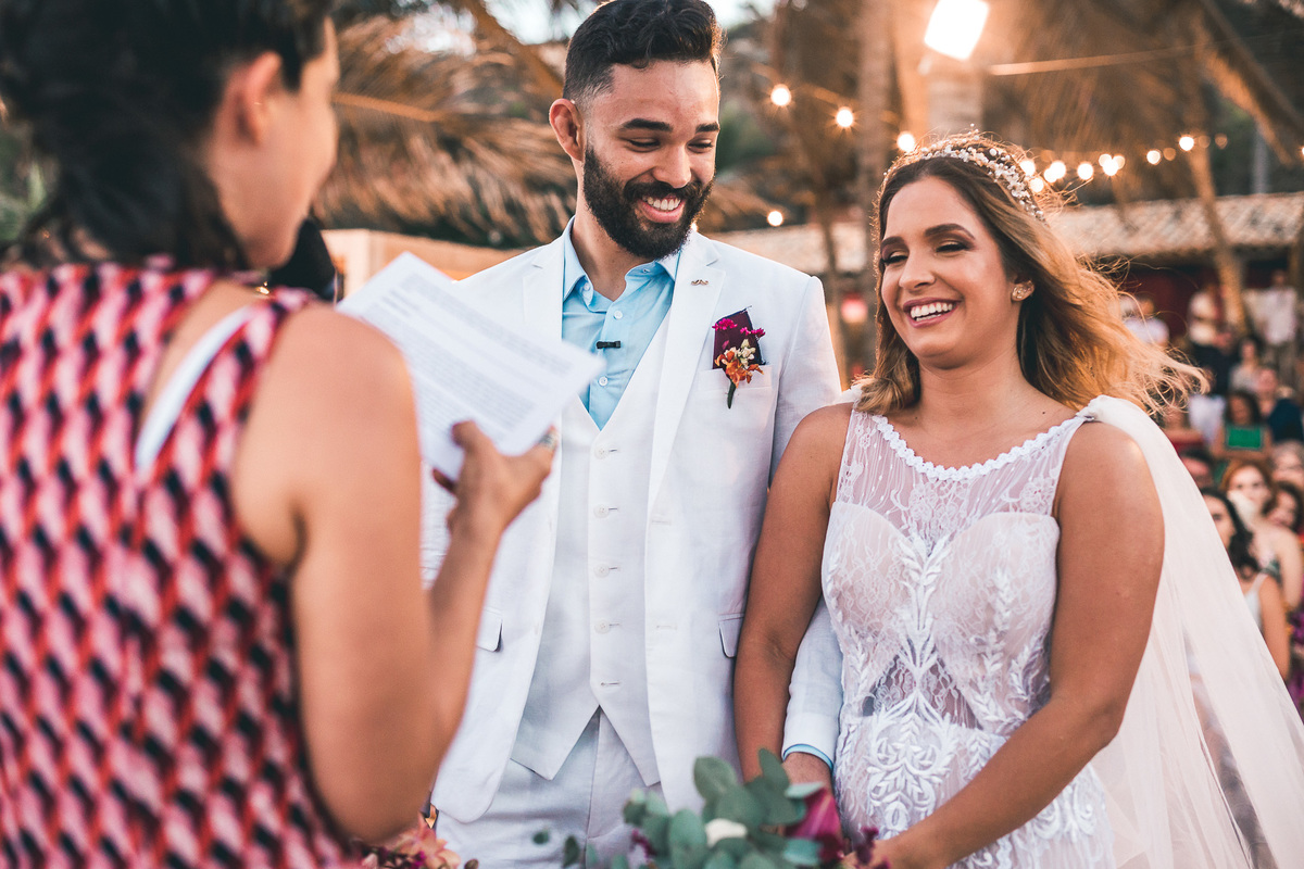 wedding-casamento-praia-beach-summer-lover-praia icapui-peroba-makingof-noiva-noivos-madrinhas-padrinhos-por do sol-buque-vestido-emoção-fotografia-fotojornalismo