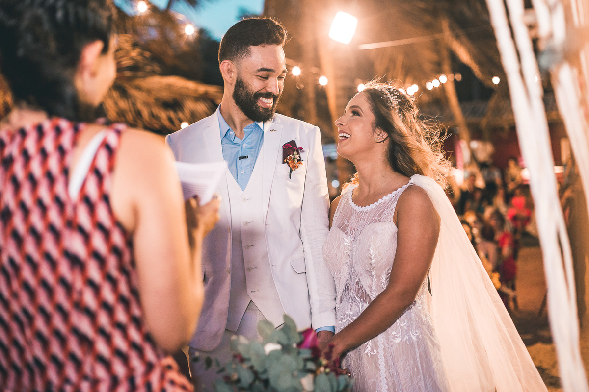 wedding-casamento-praia-beach-summer-lover-praia icapui-peroba-makingof-noiva-noivos-madrinhas-padrinhos-por do sol-buque-vestido-emoção-fotografia-fotojornalismo