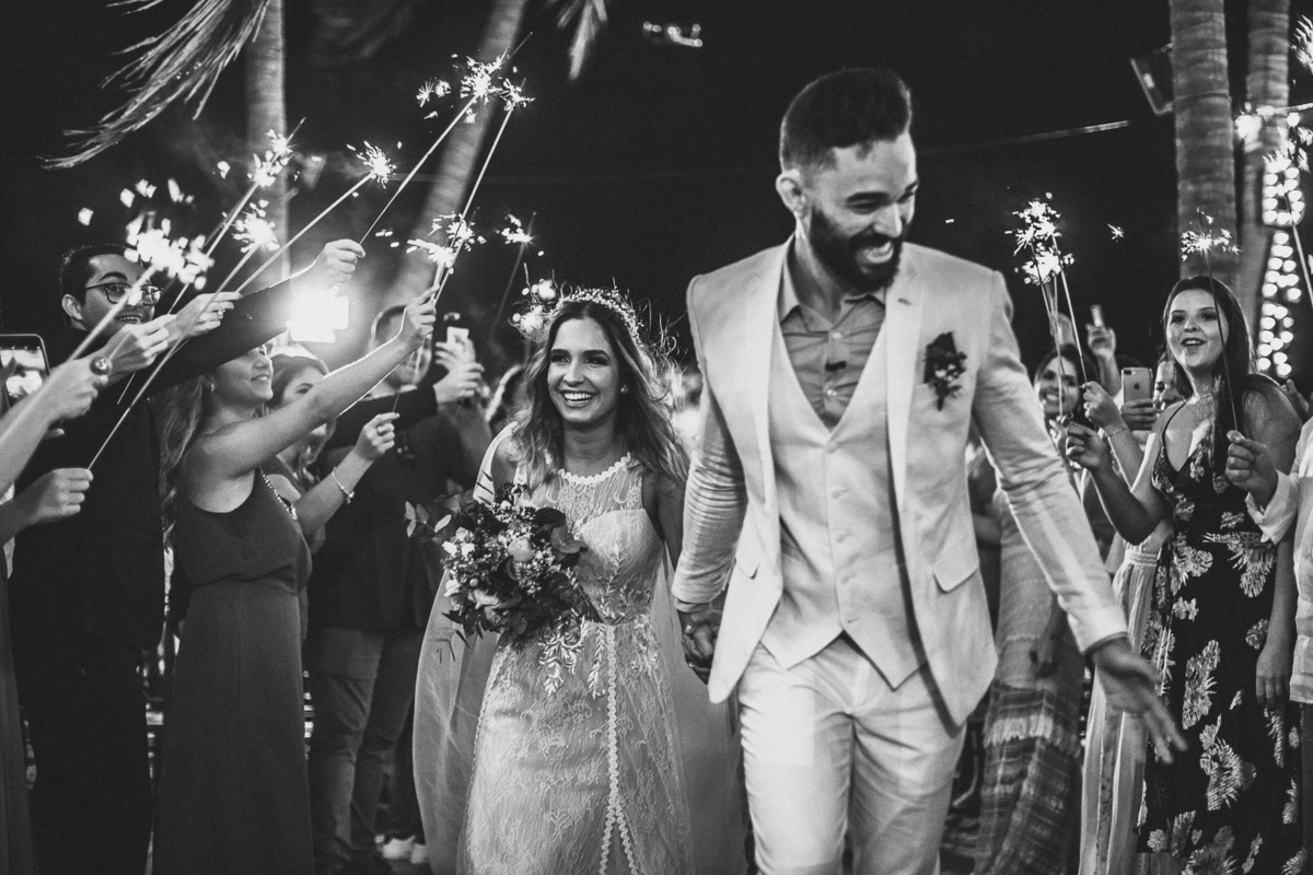 wedding-casamento-praia-beach-summer-lover-praia icapui-peroba-makingof-noiva-noivos-madrinhas-padrinhos-por do sol-buque-vestido-emoção-fotografia-fotojornalismo