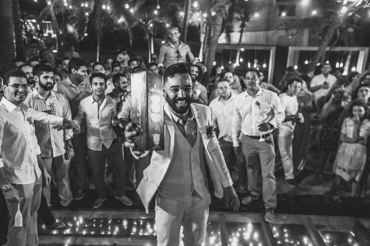 wedding-casamento-praia-beach-summer-lover-praia icapui-peroba-makingof-noiva-noivos-madrinhas-padrinhos-por do sol-buque-vestido-emoção-fotografia-fotojornalismo