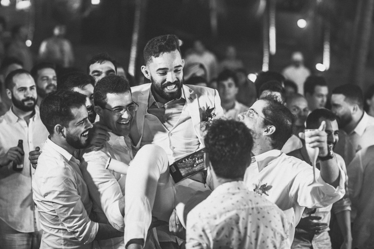 wedding-casamento-praia-beach-summer-lover-praia icapui-peroba-makingof-noiva-noivos-madrinhas-padrinhos-por do sol-buque-vestido-emoção-fotografia-fotojornalismo