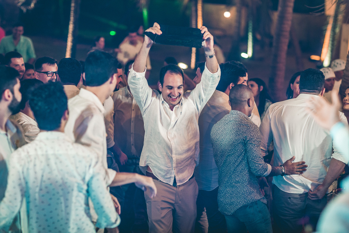 wedding-casamento-praia-beach-summer-lover-praia icapui-peroba-makingof-noiva-noivos-madrinhas-padrinhos-por do sol-buque-vestido-emoção-fotografia-fotojornalismo