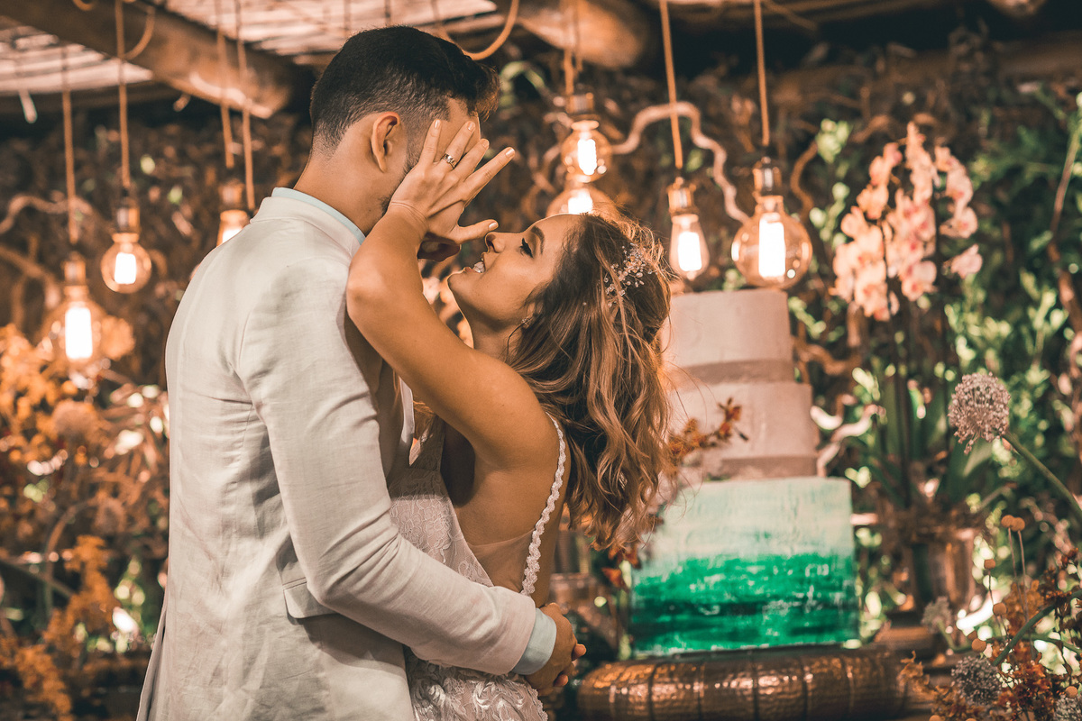 wedding-casamento-praia-beach-summer-lover-praia icapui-peroba-makingof-noiva-noivos-madrinhas-padrinhos-por do sol-buque-vestido-emoção-fotografia-fotojornalismo