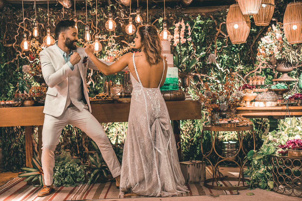 wedding-casamento-praia-beach-summer-lover-praia icapui-peroba-makingof-noiva-noivos-madrinhas-padrinhos-por do sol-buque-vestido-emoção-fotografia-fotojornalismo