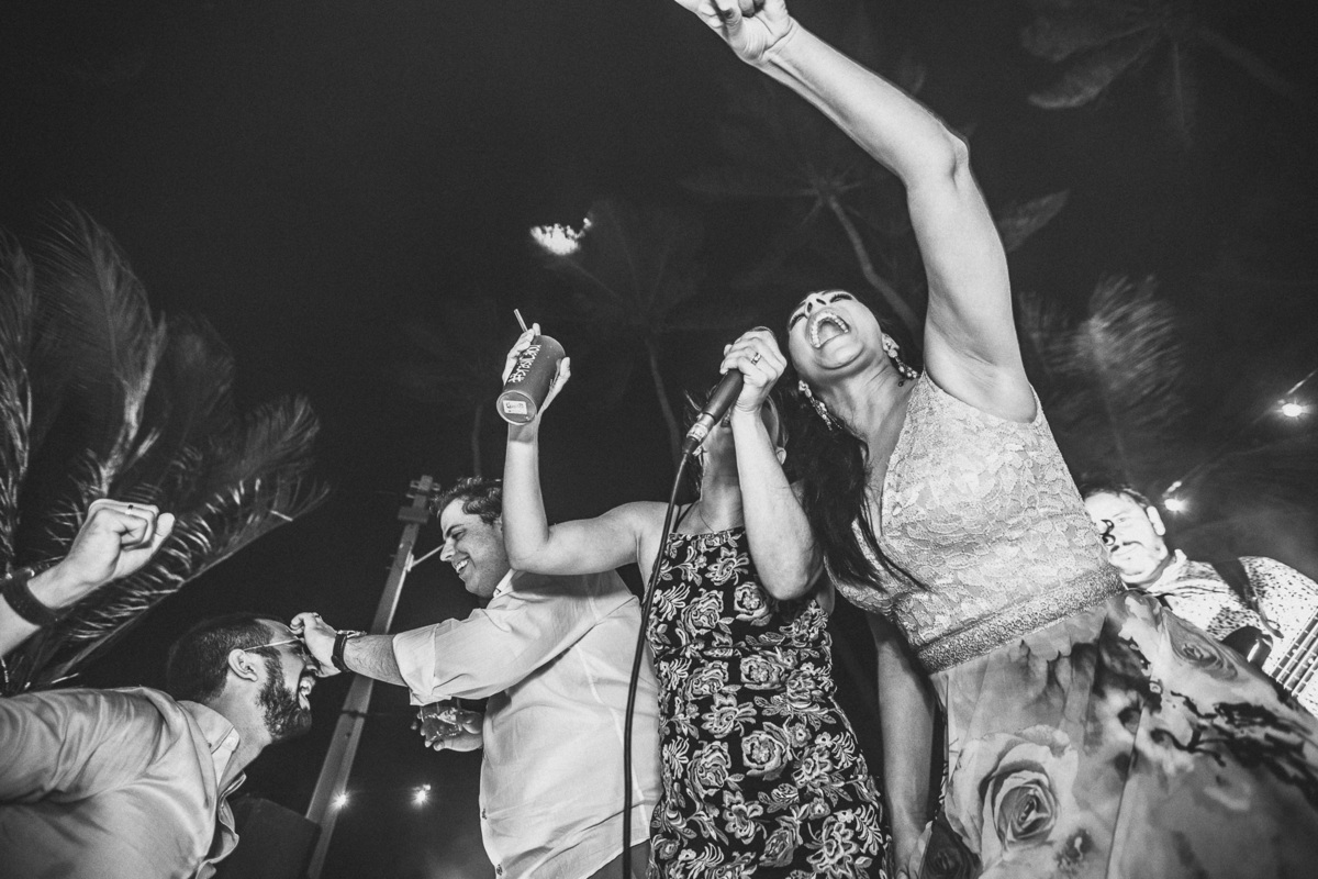 wedding-casamento-praia-beach-summer-lover-praia icapui-peroba-makingof-noiva-noivos-madrinhas-padrinhos-por do sol-buque-vestido-emoção-fotografia-fotojornalismo