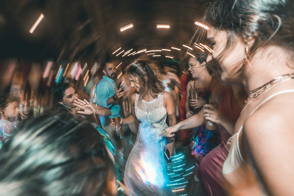 wedding-casamento-praia-beach-summer-lover-praia icapui-peroba-makingof-noiva-noivos-madrinhas-padrinhos-por do sol-buque-vestido-emoção-fotografia-fotojornalismo