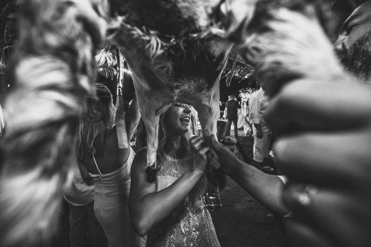 wedding-casamento-praia-beach-summer-lover-praia icapui-peroba-makingof-noiva-noivos-madrinhas-padrinhos-por do sol-buque-vestido-emoção-fotografia-fotojornalismo