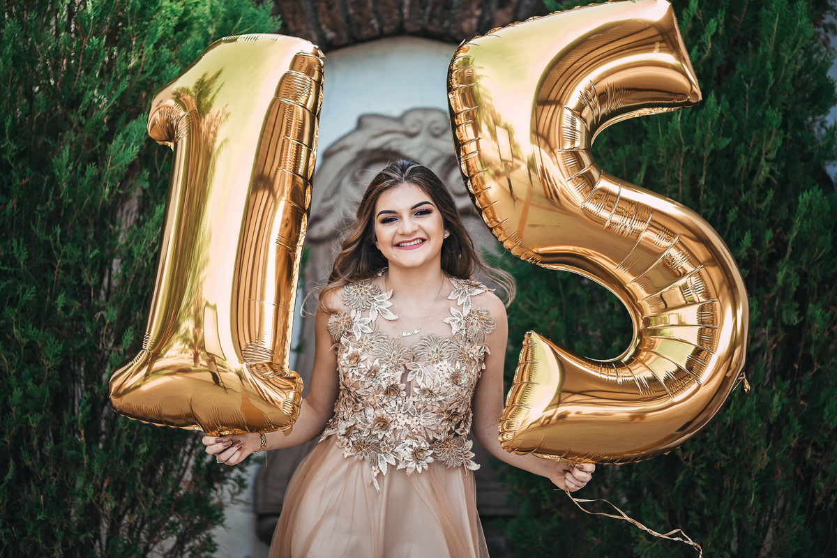 debutante-15anos-15-debutar-mulher-menina-book debutante-ensaio 15 anos-fotos debutante-vestido de festa-fotografo-fotografia-inspiração debutante-ceara-buffet-festa-bolo