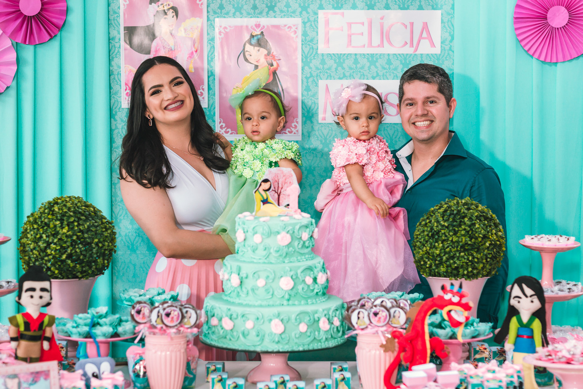 festa infantil-decoração-tema mulan-crianças-buffet-cresse fortaleza-bolo de festa-fantasias-vestido de festa-gemeas-